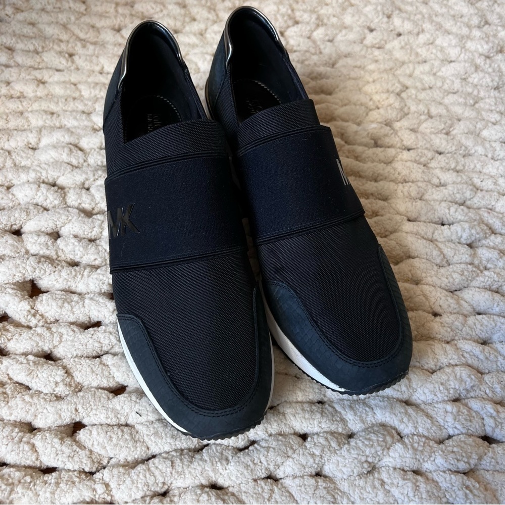Michael Kors fashion sneakers 9.5 - Picture 1 of 16